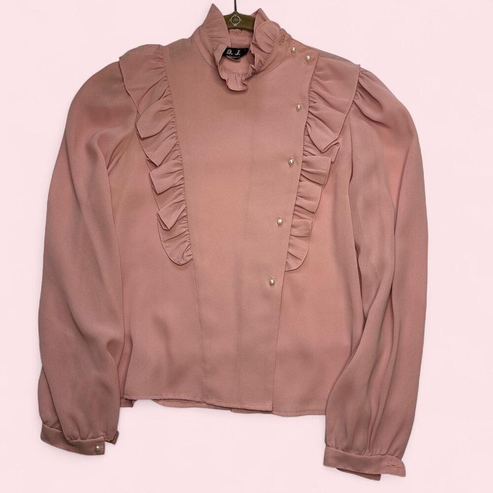 🌸✨ D. J. of California Ruffle Button Blouse ✨🌸